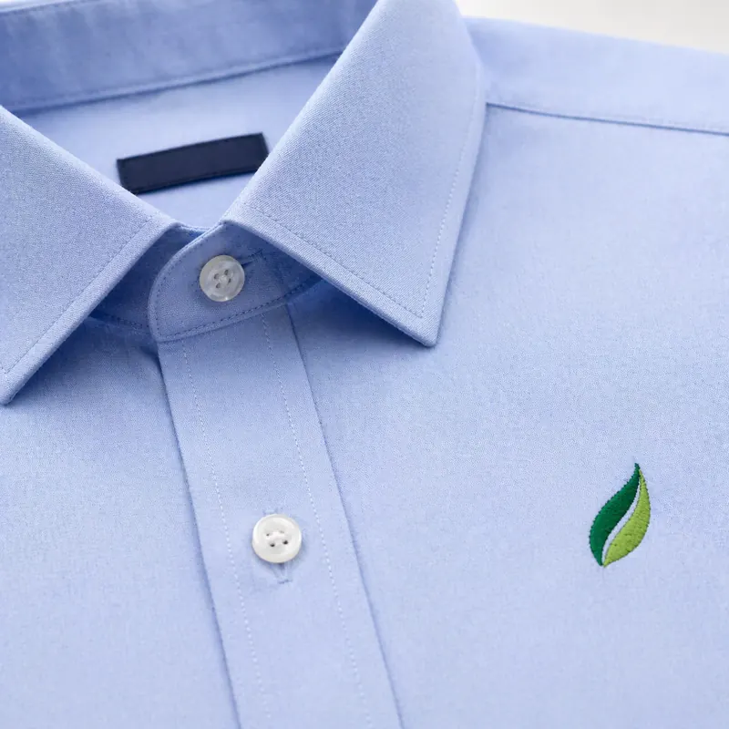 Detalle de uniformes corporativos Kelal Store